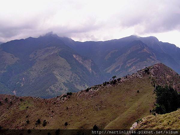 八通關山稜線觀玉山群峰.JPG