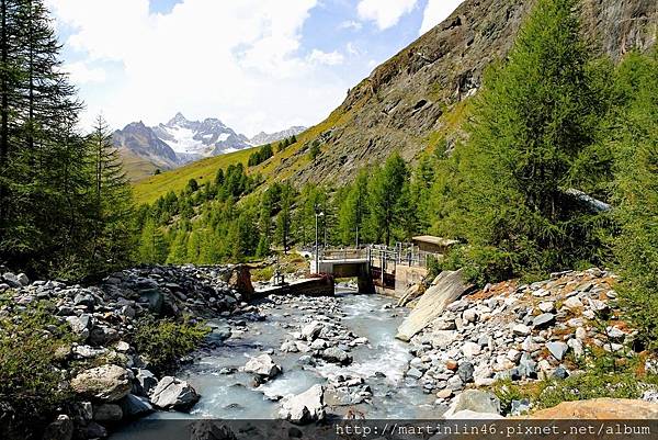 1L2A1085.jpg 1L2A1085.jpg