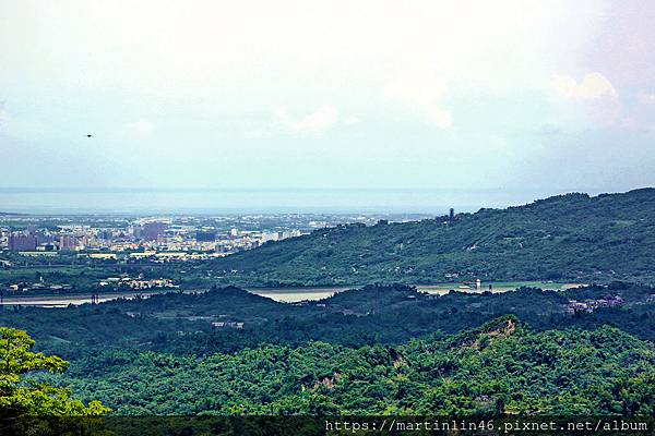 1L2A2305.jpg 1L2A2305.jpg