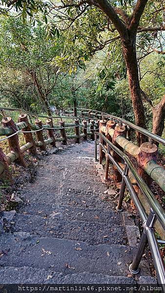 DSC_0202_2.JPG DSC_0202_2.JPG