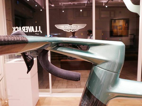 極致工藝，低調奢華的Aston Martin訂製公路車Lav