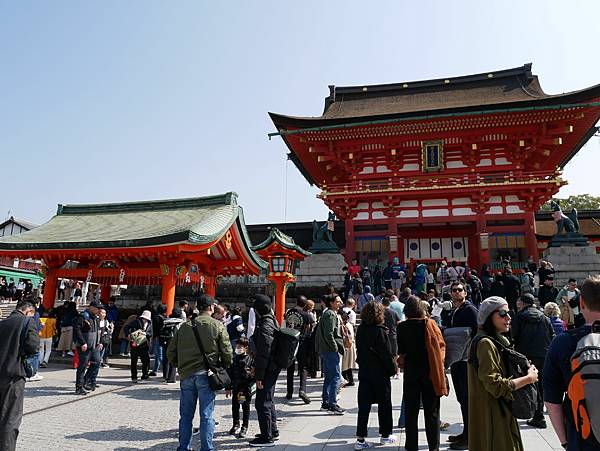 京都自由行 伏見稻荷大社千鳥居散步 京都自由行 伏見稻荷大社千鳥居散步