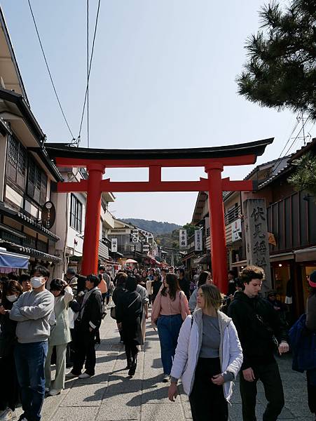 京都自由行 伏見稻荷大社千鳥居散步 京都自由行 伏見稻荷大社千鳥居散步