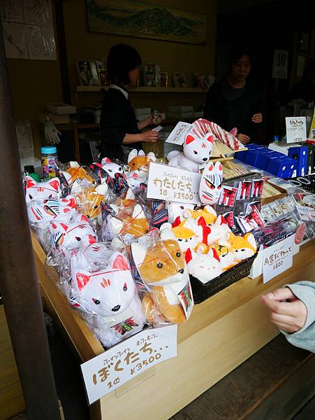 京都自由行 伏見稻荷大社千鳥居散步 京都自由行 伏見稻荷大社千鳥居散步