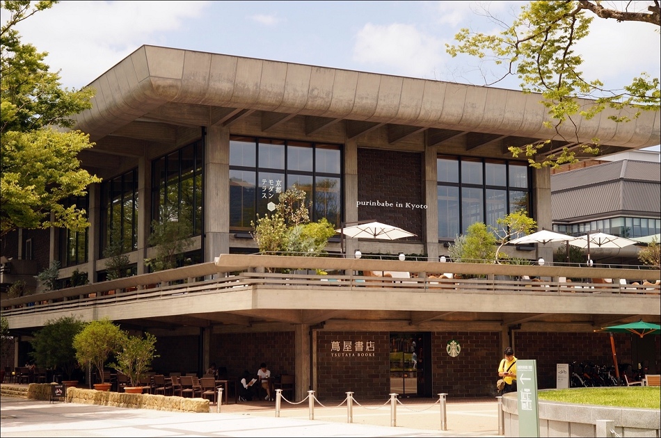 2平安神宮蔦屋書店