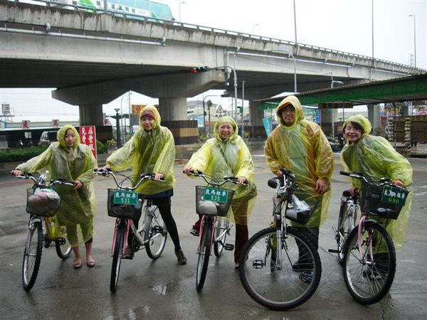 回程時還是躲不過大雨...