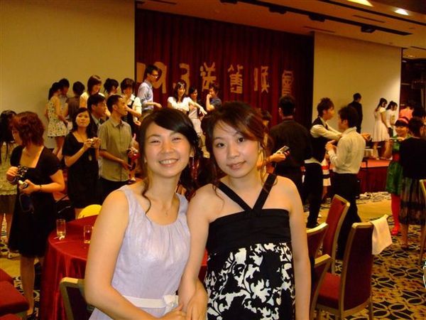 也希望我和Yi 被送舊的那天也可以快快來臨...