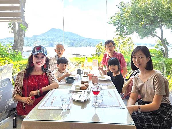 2025.9.13 Eve 生日快樂🎂 淡水海豆子花園餐廳🏡