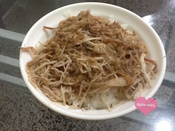 郭家肉燥飯：<高雄~文信店>郭家肉燥飯~~再熱也是要吃的店家!!