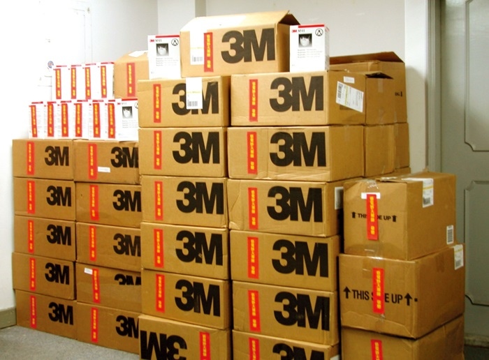 悟覺妙天禪師向國外訂購了二萬只美商3M公司生產的N95防護口罩,分送給緊急需要的醫院及社區 悟覺妙天禪師向國外訂購了二萬只美商3M公司生產的N95防護口罩,分送給緊急需要的醫院及社區