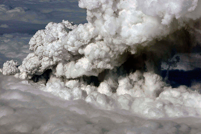 火山爆發的危險 - 火山灰