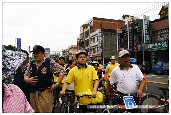 後面的隨隊人員