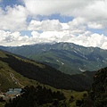 準備要登東峰了,山景又有所不同了