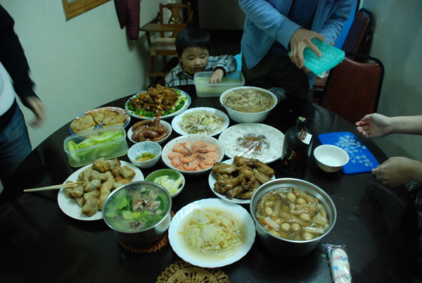 菜陸續上桌