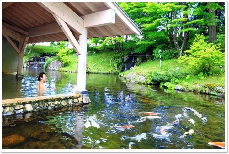 Outdoor-Hot-Springs-Takakura-Onsen-shizukuishi-prince-hotel-1.jpg