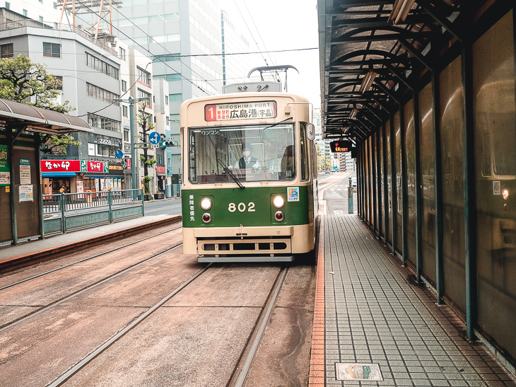 【日本隨記】第24天 宮島:嚴島神社(水中鳥居);鮮甜牡蠣+ 【日本隨記】第24天 宮島:嚴島神社(水中鳥居);鮮甜牡蠣+