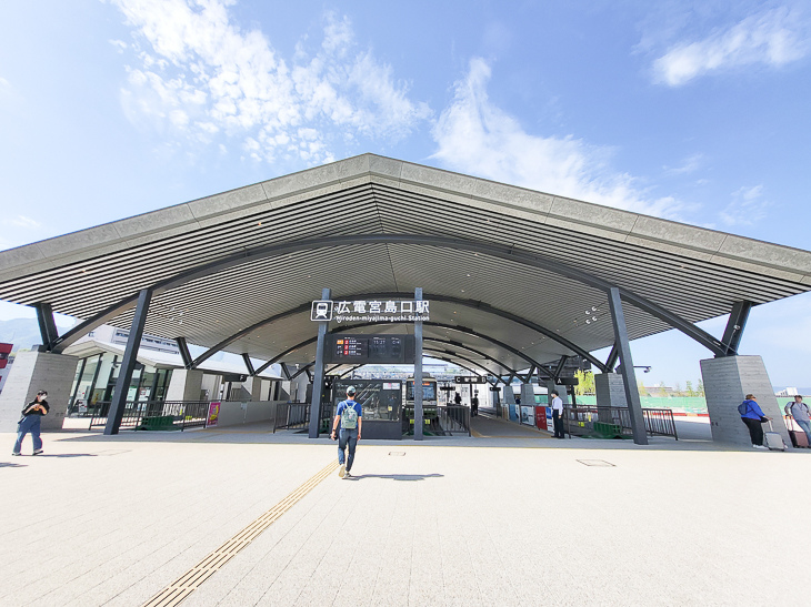 【日本隨記】第24天 宮島:嚴島神社(水中鳥居);鮮甜牡蠣+ 【日本隨記】第24天 宮島:嚴島神社(水中鳥居);鮮甜牡蠣+