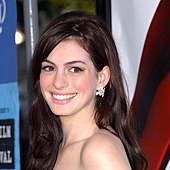 Anne-Hathaway