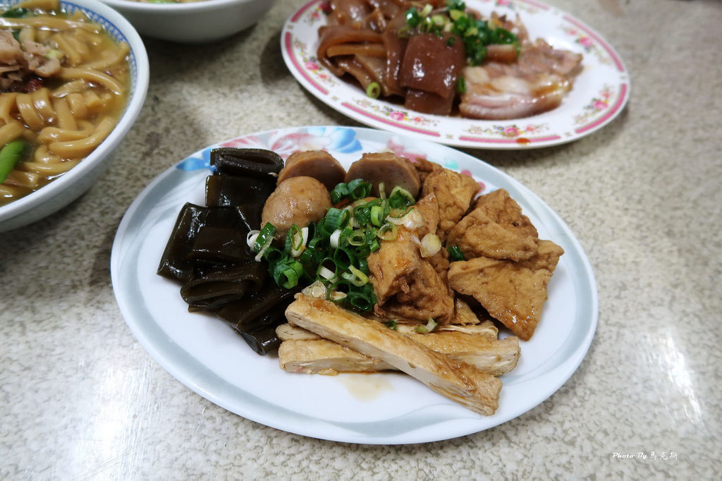 合作街大麵羹｜台中南區小吃美食推薦：超過40年銅板小吃 台中