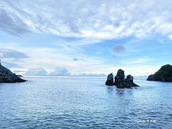 東澳粉鳥林祕境 宜蘭蘇澳景點推薦 已不是祕境的祕境湛藍海水清澈美不勝收獨特礁岩巨石免費親子景點ig熱門打卡景點 東澳火車站 愛情鎖海灘 粉鳥林漁港 愛吃愛玩的馬克斯 東澳粉鳥林祕境 宜蘭蘇澳景點推薦 已不是祕境的祕境湛藍海水清澈美不勝收獨特礁岩巨石免費親子景點ig熱門打卡景點 東澳火車站 愛情鎖海灘 粉鳥林漁港 愛吃愛玩的馬克斯