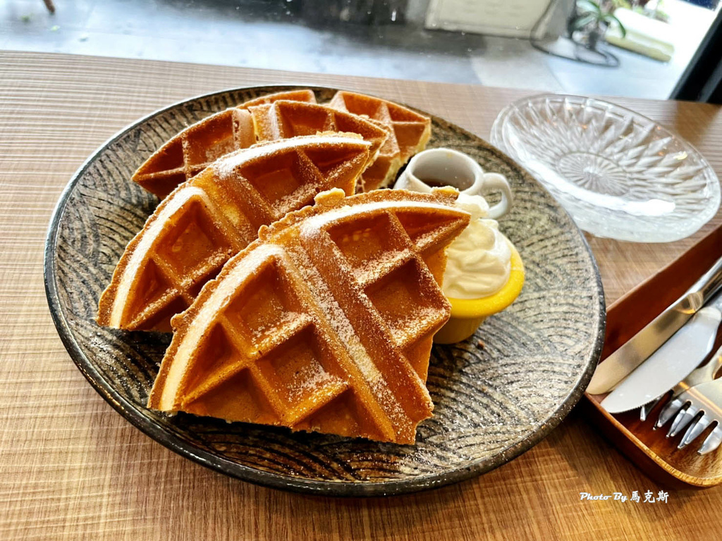 迥畫廊咖啡|員林美食推薦:在地人氣咖啡廳 自家烘焙咖啡 一冰一熱咖啡有特色 水果戚風蛋糕和烤鬆餅也有水準|外帶|下午茶甜點|員林火車站| @ :: 痞客邦 ::