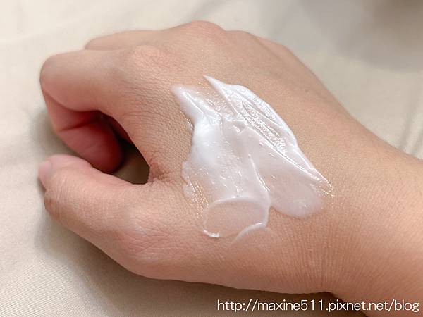 [保養] 敏弱肌推薦 「舒特膚」長效潤膚乳、長效潤膚霜 — 