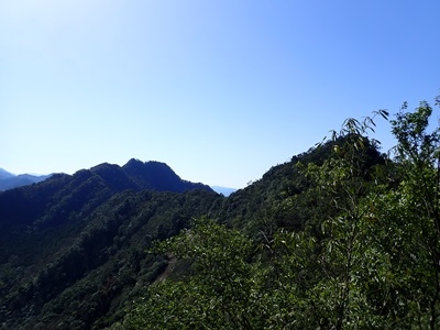 神仙縱走山頭們....JPG