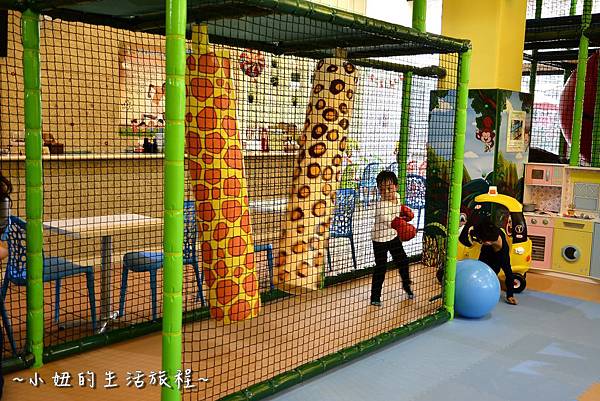 13台北 公館 親子餐廳 跳跳蛙 自來水博物館 放電 運動 推薦 健兒中心 親子瑜珈 課程.JPG