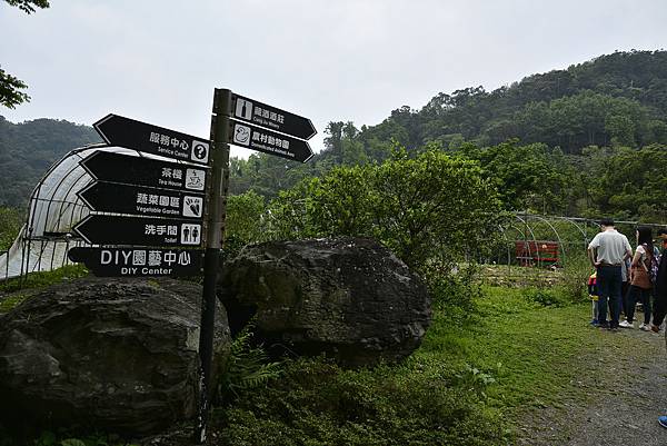 117宜蘭 頭城農場 親子DIY 螢火蟲 推薦 親子旅遊 景點  放天燈 葉拓 窯烤披薩.JPG