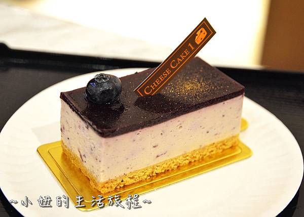07 高質感蛋糕禮盒 CheeseCake  信義新光三越A4館B2 實體櫃位.JPG