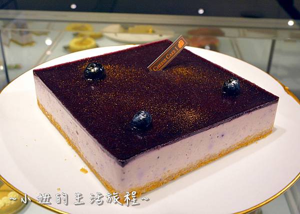 09 高質感蛋糕禮盒 CheeseCake  信義新光三越A4館B2 實體櫃位.JPG