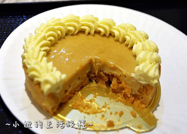 18 高質感蛋糕禮盒 CheeseCake  信義新光三越A4館B2 實體櫃位.JPG