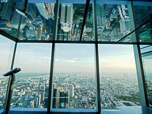 mahanakhon sky walk-14.jpg