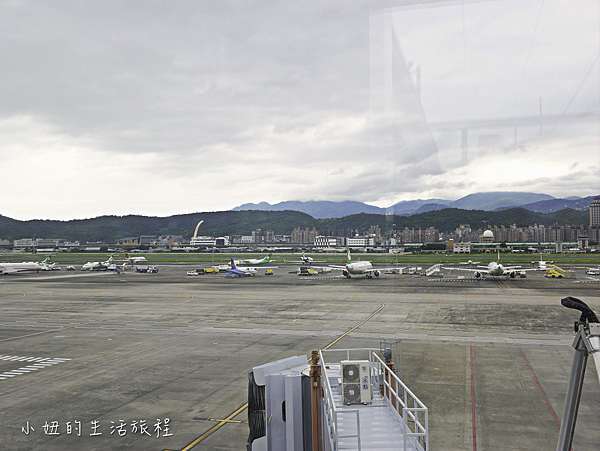 松山機場景觀台 看飛機起降 餐廳咖啡廳 親子看飛機 小妞的生活旅程 痞客邦 松山機場景觀台 看飛機起降 餐廳咖啡廳 親子看飛機 小妞的生活旅程 痞客邦
