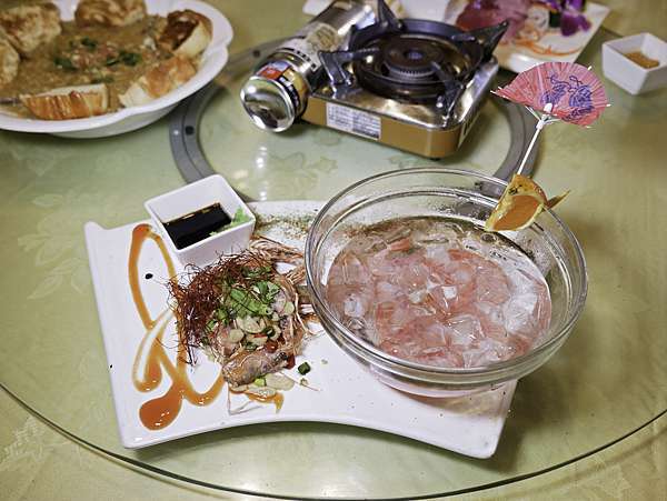 海珍活海鮮 宜蘭蘇澳美食 南方澳漁港 免費招待生魚片 鮟鱇魚果凍 小妞的生活旅程 痞客邦