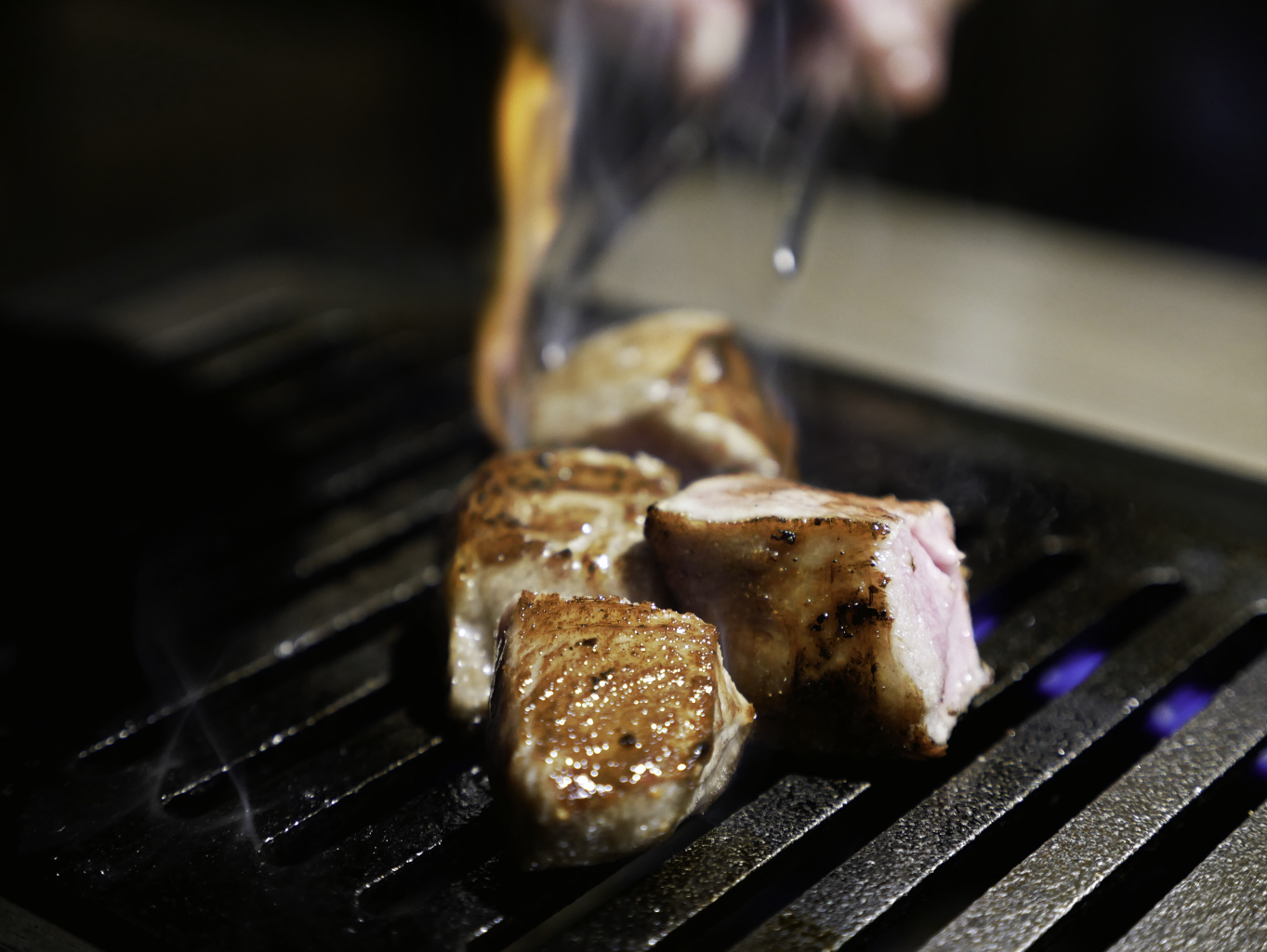 HATSU Yakiniku & Wine 和牛燒肉專門店|台北中山店|中山區日式燒肉・日本和牛・專人代烤服務・約會聚餐・商務聚會首選