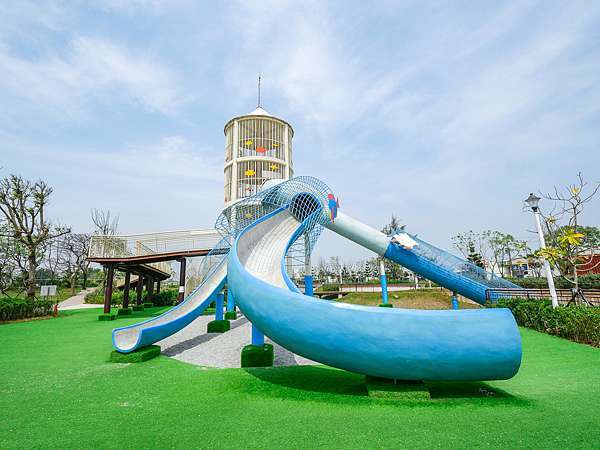 桃園親子公園 水之丘主題公園 三層樓溜滑梯 還有生態景觀池 小妞的生活旅程 痞客邦
