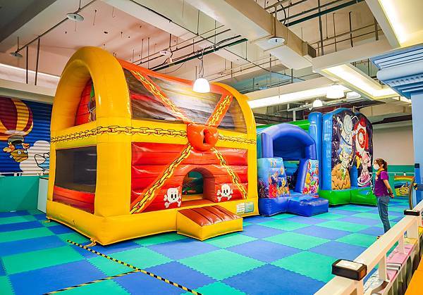 高雄義大遊樂世界全攻略｜門票優惠、必玩設施、交通美食住宿一次