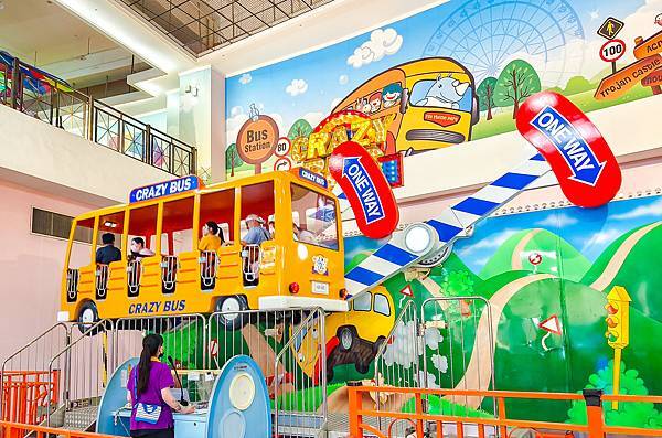 高雄義大遊樂世界全攻略｜門票優惠、必玩設施、交通美食住宿一次