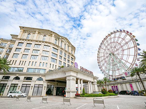 高雄義大遊樂世界全攻略｜門票優惠、必玩設施、交通美食住宿一次