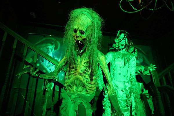 高雄義大遊樂世界全攻略｜門票優惠、必玩設施、交通美食住宿一次