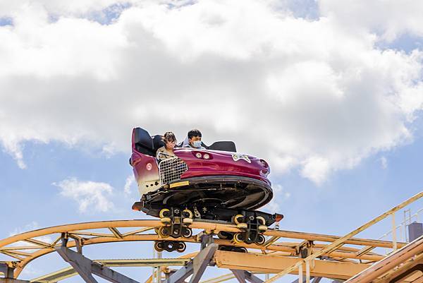 高雄義大遊樂世界全攻略｜門票優惠、必玩設施、交通美食住宿一次