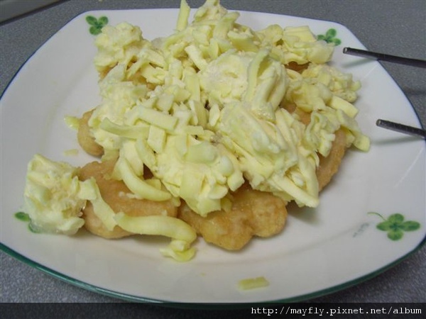 雞塊起司-擺上乳酪絲 雞塊起司-擺上乳酪絲