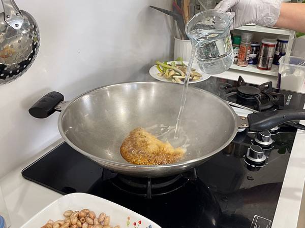 C6AAF7EB-E8C9-4C8F-9213-CF3547DAE893