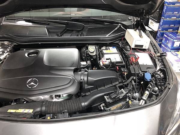 內2015CLA200電瓶更換_180606_0004.jpg