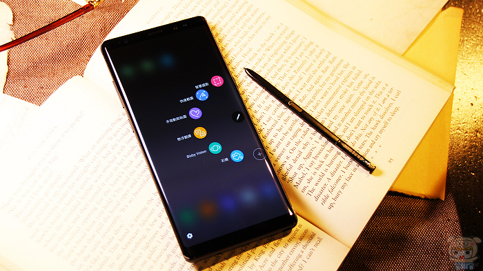 6.3 吋無邊際螢幕、雙鏡頭+ 雙 OIS 防手震​，三星 Galaxy Note 8 開箱評測
