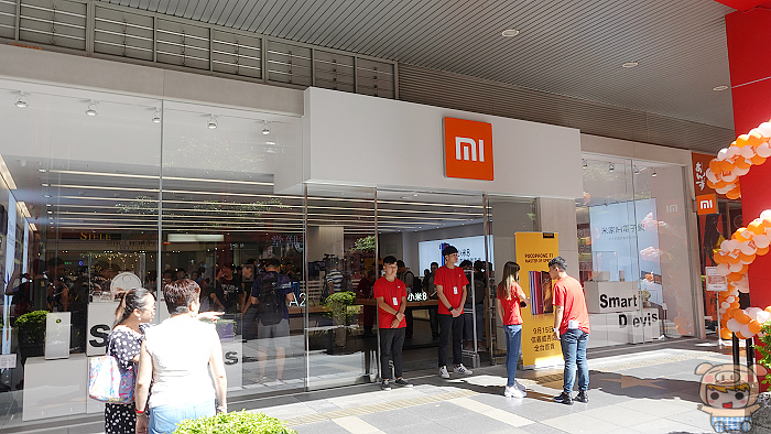 就是今天 小米之家台北信義威秀店 全台首間直營店開幕啦 除了人氣商品有降價優惠外 還有限量好康喔 Oo 小米行動ccc 痞客邦