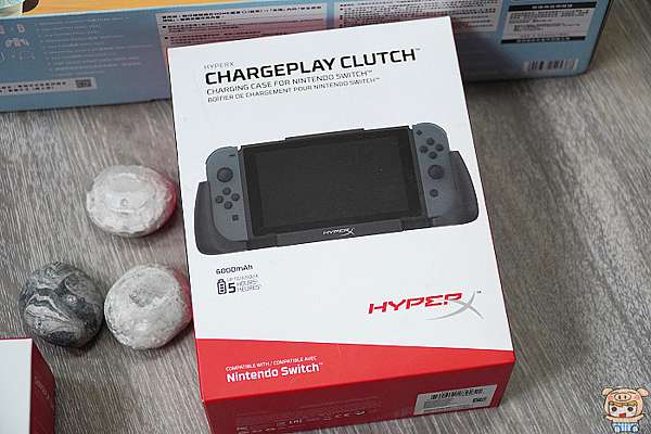 任天堂switch 好用的配件推薦hyperx Chargeplay Clutch Nintendo Switch用行動充電殼hyperx Cloud Earbuds 入耳式耳機hyperx Chargeplay Quad Joy Con 充電座開箱評測