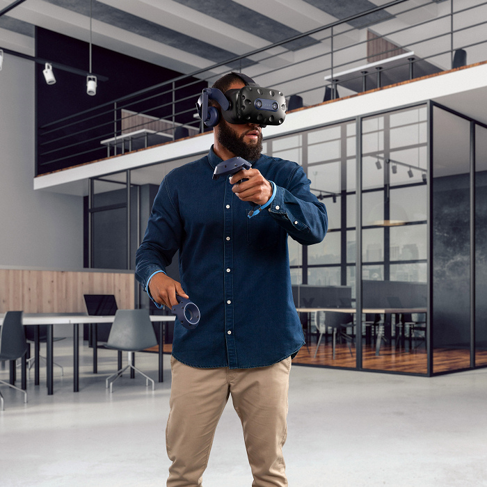 nEO_IMG_VIVE Pro 2 - in office 2.jpg