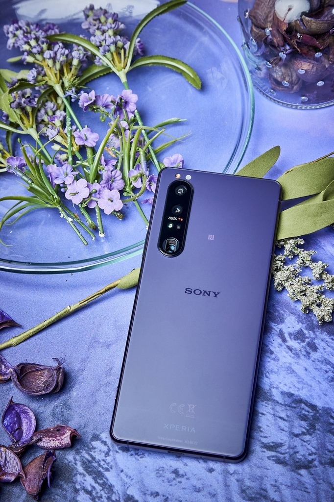 圖說、大師級旗艦手機Xperia 1 III 消光紫.jpg